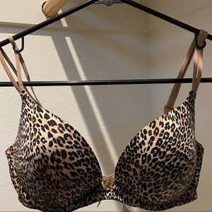 Victoria Secret Very Sexy Push up Bra. 36C